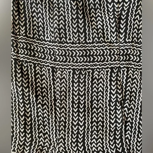 BCBGeneration Woman’s Black/White Pattern Mini Dress, Size 6 - Picture 5 of 10